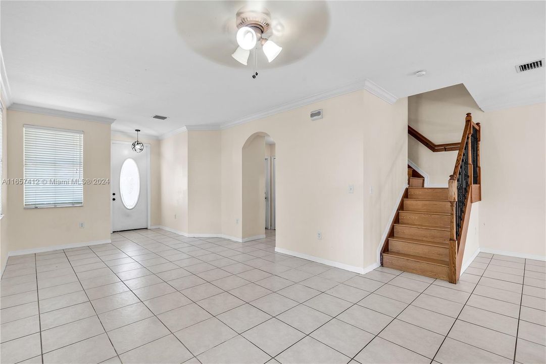 Active With Contract: $3,200 (3 beds, 2 baths, 1809 Square Feet)