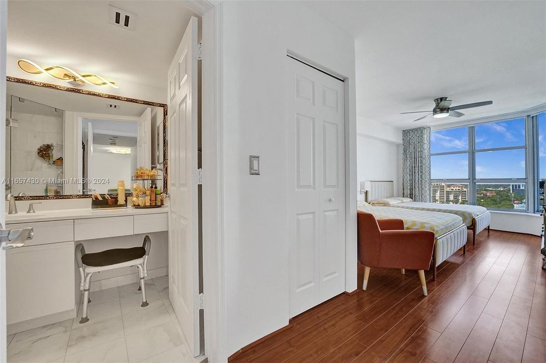 For Sale: $675,000 (2 beds, 2 baths, 1365 Square Feet)