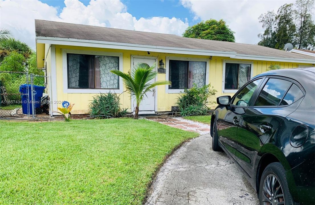 For Sale: $454,000 (3 beds, 2 baths, 1170 Square Feet)