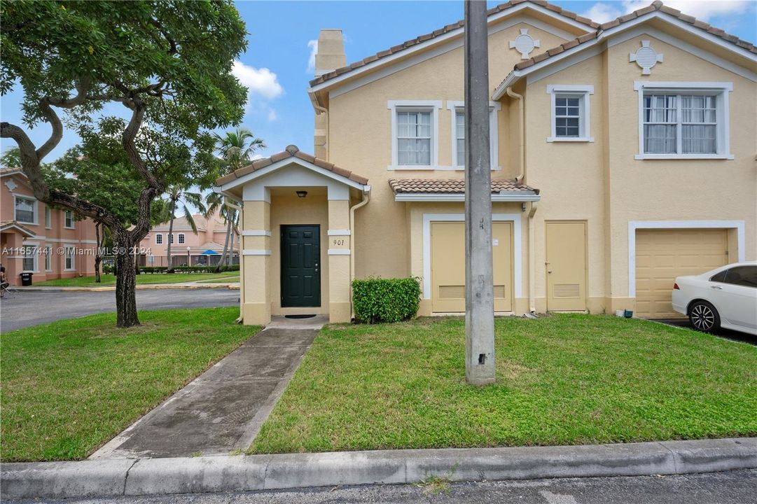 For Sale: $259,000 (2 beds, 2 baths, 1162 Square Feet)