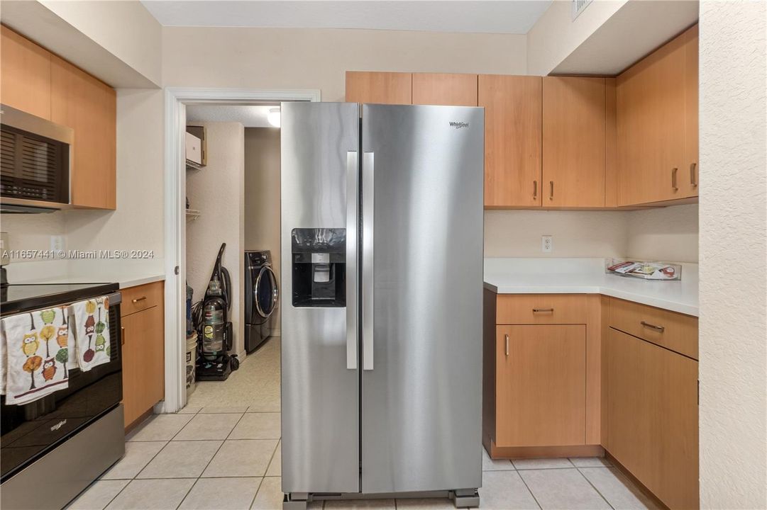 For Sale: $259,000 (2 beds, 2 baths, 1162 Square Feet)