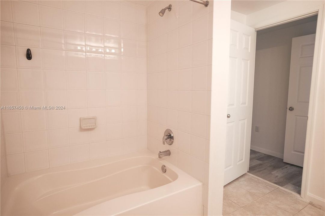 For Rent: $3,100 (3 beds, 2 baths, 1627 Square Feet)