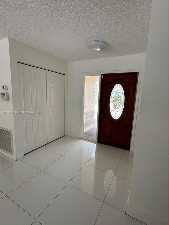 For Rent: $5,200 (4 beds, 2 baths, 1666 Square Feet)