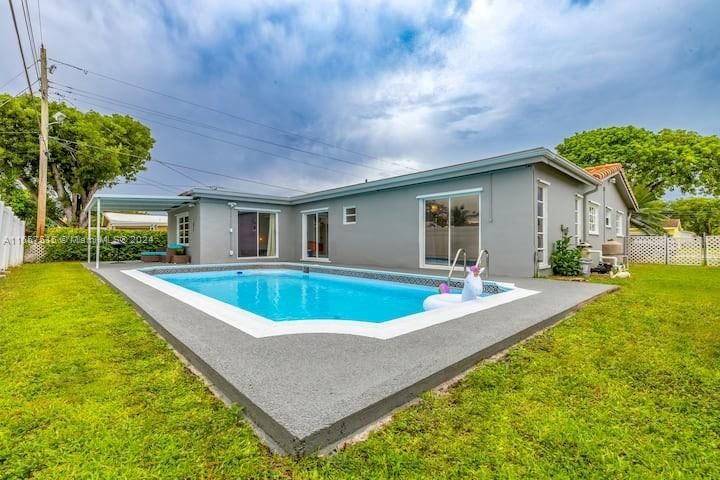 En Venta: $649,900 (4 camas, 3 baños, 1921 Pies cuadrados)