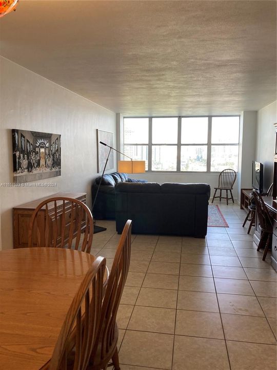 For Rent: $2,850 (2 beds, 2 baths, 1045 Square Feet)