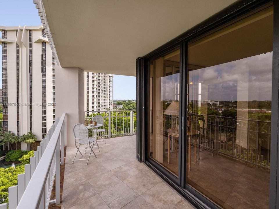 For Sale: $465,000 (2 beds, 2 baths, 1544 Square Feet)