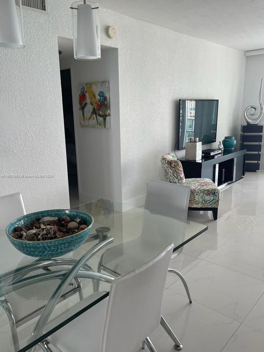 En Venta: $580,000 (1 camas, 1 baños, 874 Pies cuadrados)