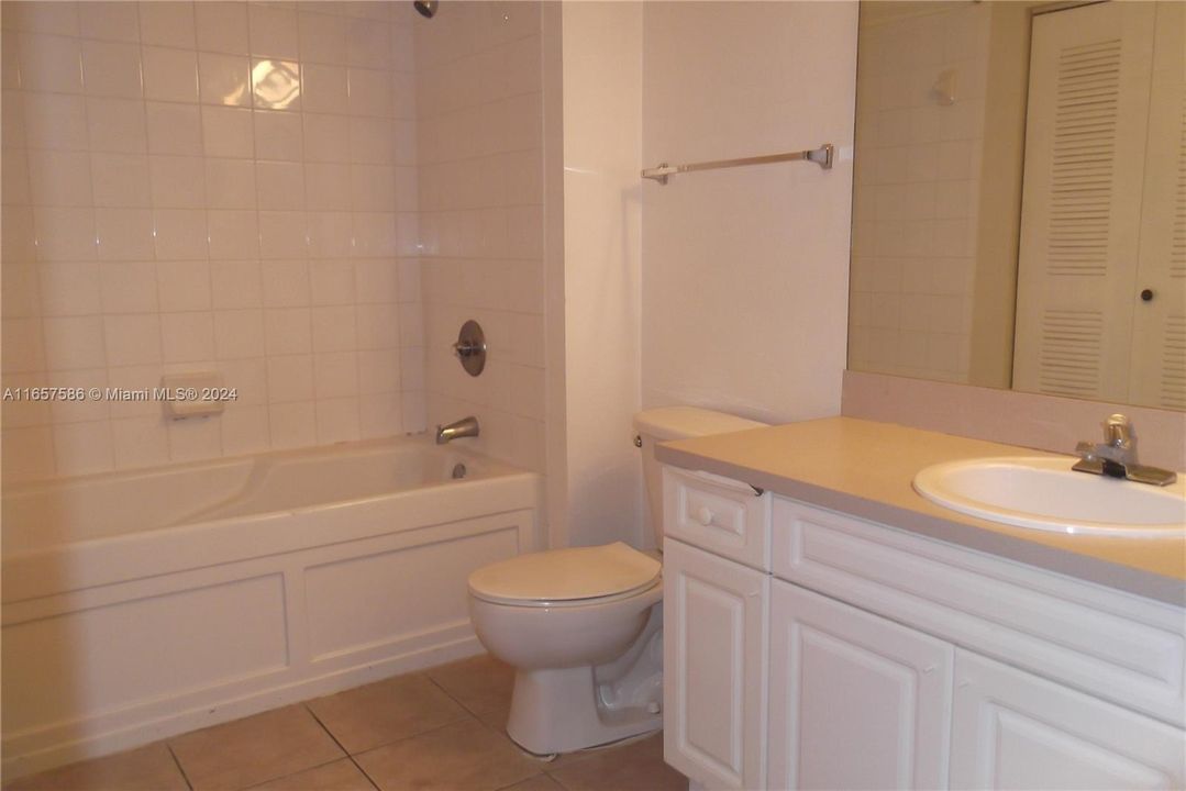 For Rent: $2,200 (1 beds, 1 baths, 816 Square Feet)