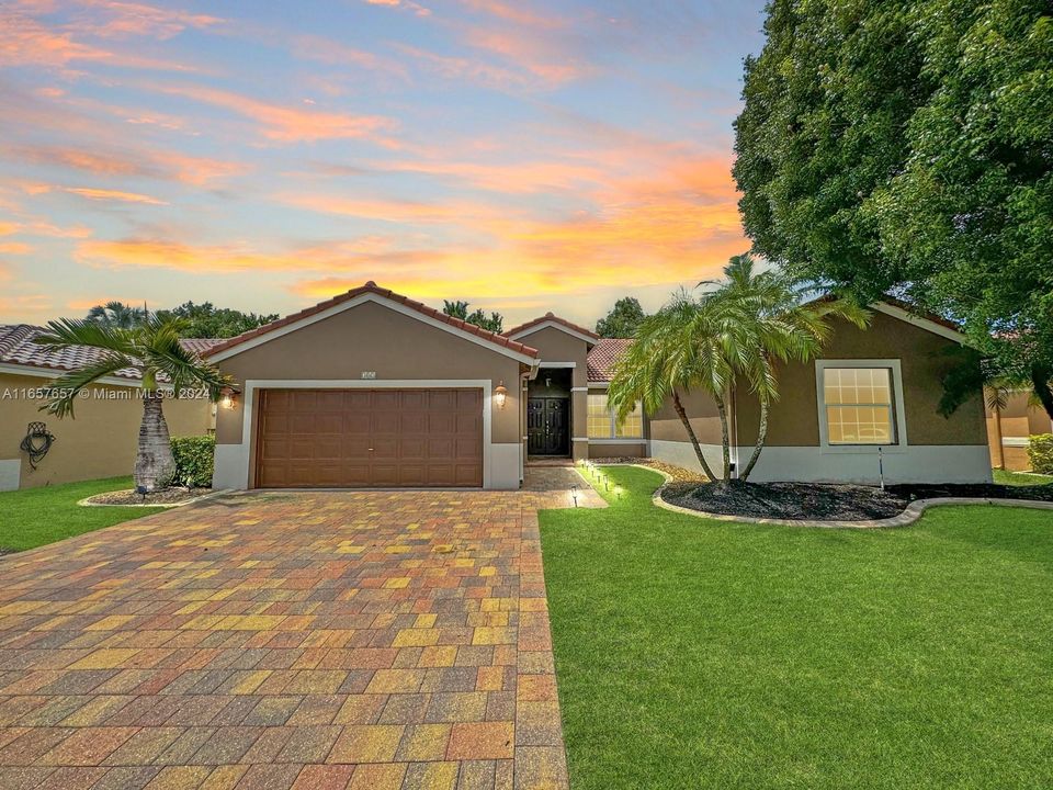 For Sale: $698,000 (3 beds, 2 baths, 1965 Square Feet)