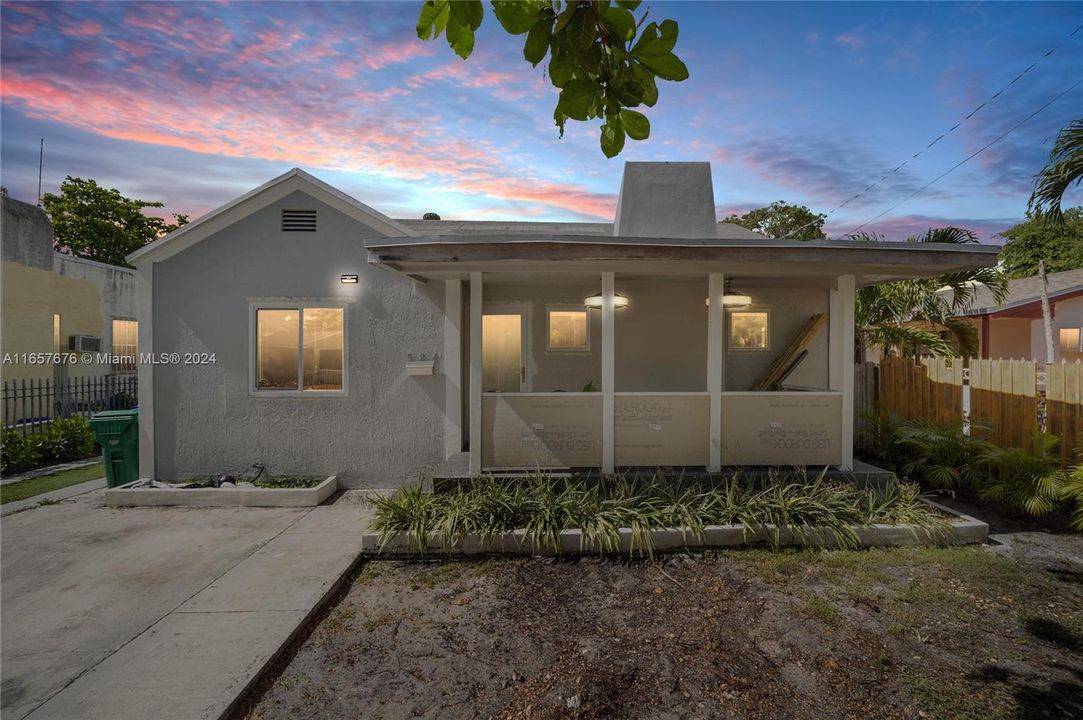 For Sale: $699,000 (3 beds, 3 baths, 1534 Square Feet)