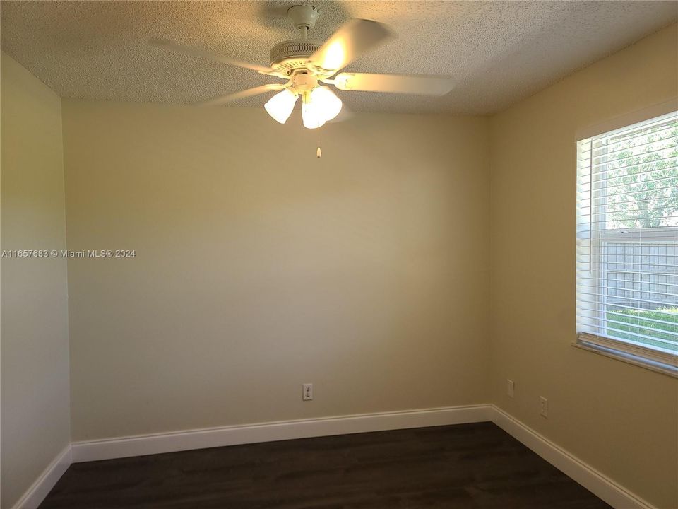 For Rent: $2,150 (3 beds, 1 baths, 1131 Square Feet)