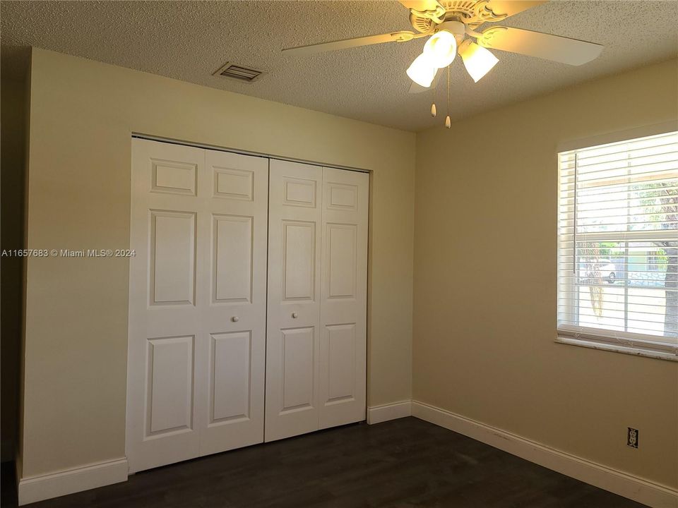 For Rent: $2,150 (3 beds, 1 baths, 1131 Square Feet)