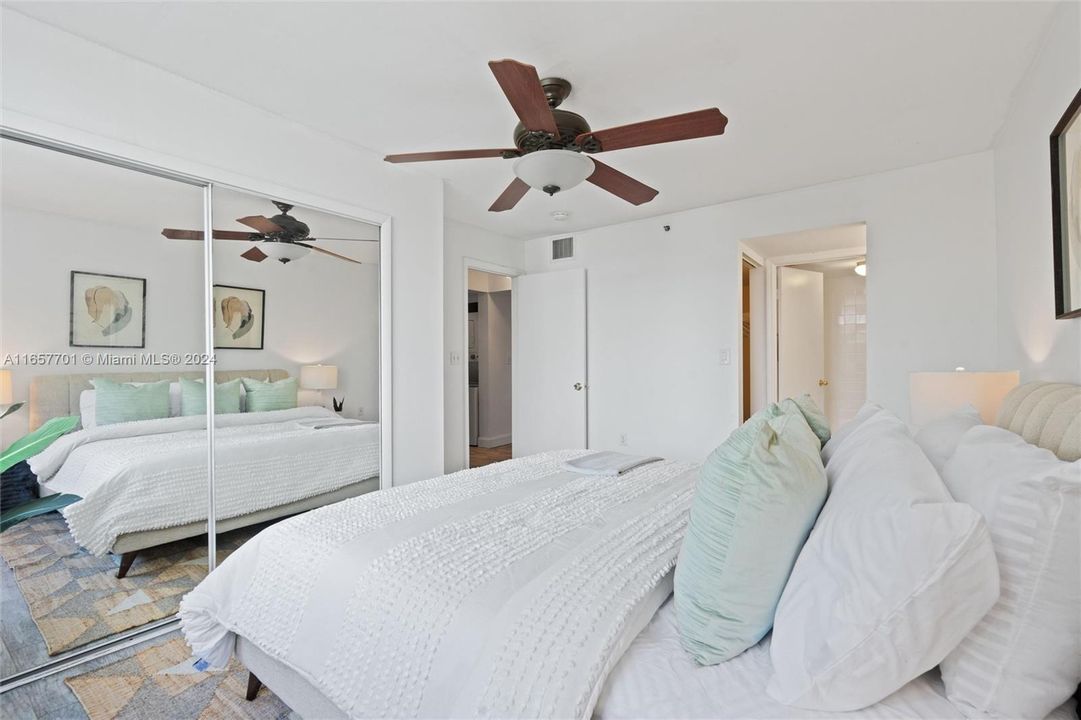 Active With Contract: $339,000 (2 beds, 2 baths, 920 Square Feet)