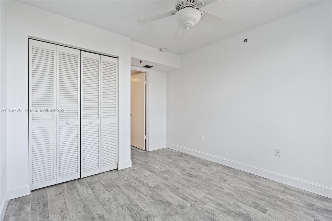 For Sale: $339,000 (2 beds, 2 baths, 920 Square Feet)