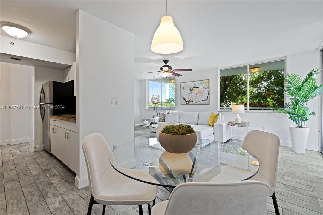 Active With Contract: $339,000 (2 beds, 2 baths, 920 Square Feet)