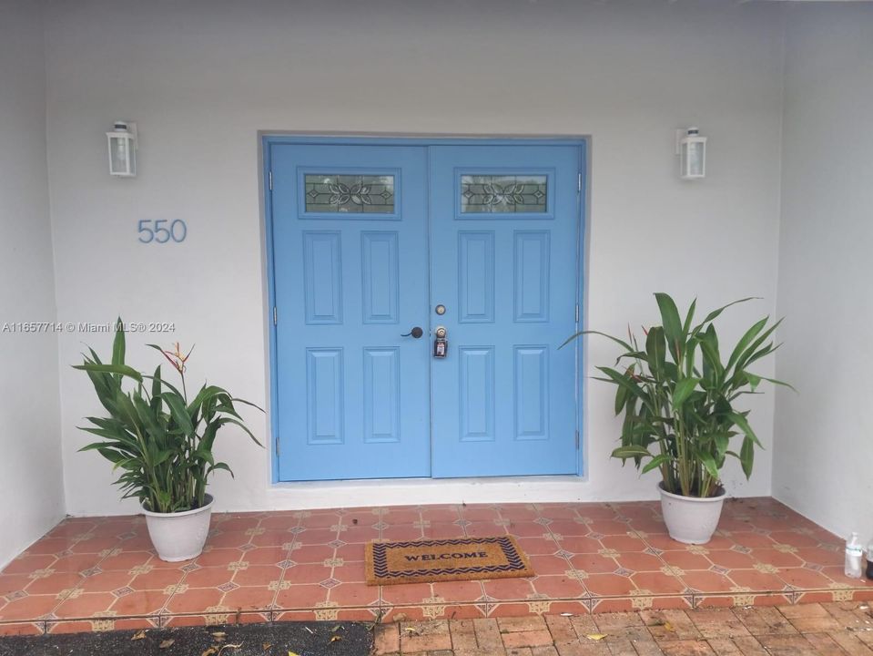 For Rent: $3,800 (3 beds, 2 baths, 1176 Square Feet)