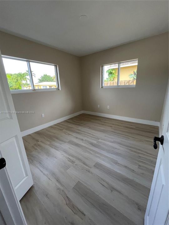 For Rent: $3,800 (3 beds, 2 baths, 1176 Square Feet)