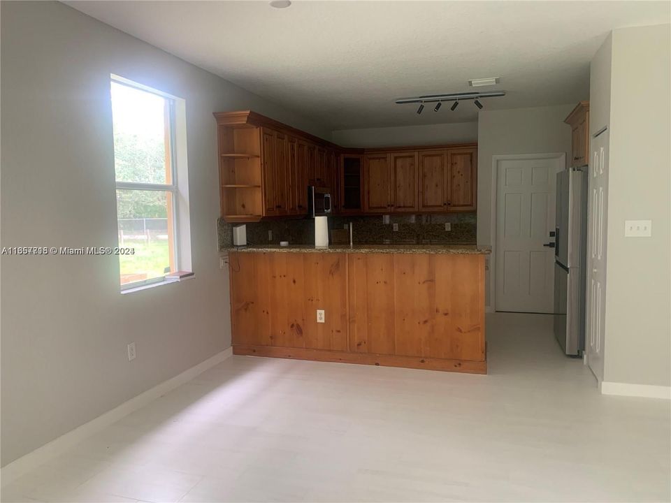 For Rent: $4,300 (4 beds, 2 baths, 2289 Square Feet)