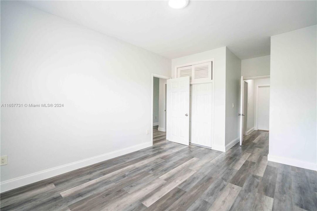 Active With Contract: $2,050 (2 beds, 1 baths, 719 Square Feet)