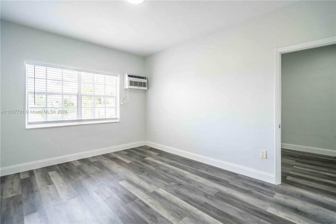 Active With Contract: $2,050 (2 beds, 1 baths, 719 Square Feet)