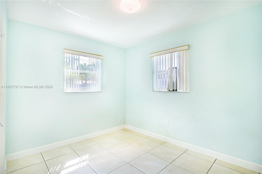 For Sale: $440,000 (3 beds, 1 baths, 1012 Square Feet)