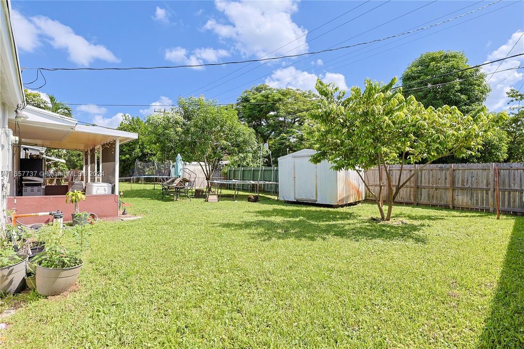 For Sale: $440,000 (3 beds, 1 baths, 1012 Square Feet)