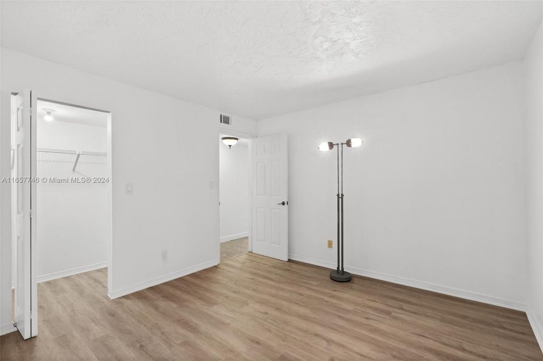 For Rent: $2,350 (2 beds, 2 baths, 1130 Square Feet)