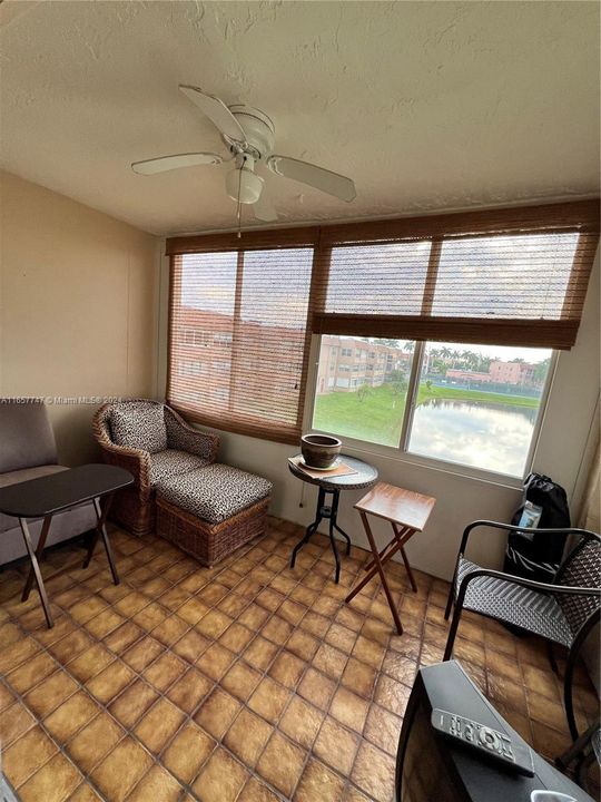 For Sale: $145,000 (1 beds, 1 baths, 750 Square Feet)