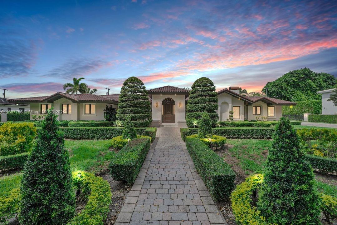 For Sale: $7,900,000 (6 beds, 5 baths, 7008 Square Feet)