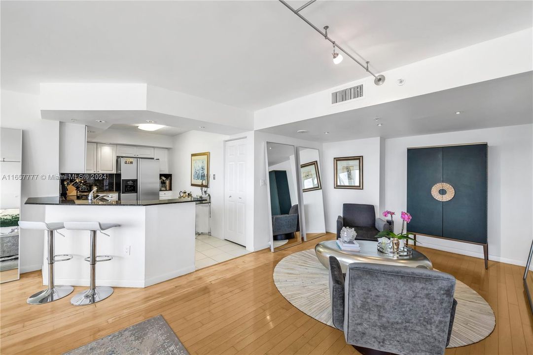 For Sale: $1,957,000 (3 beds, 2 baths, 1930 Square Feet)