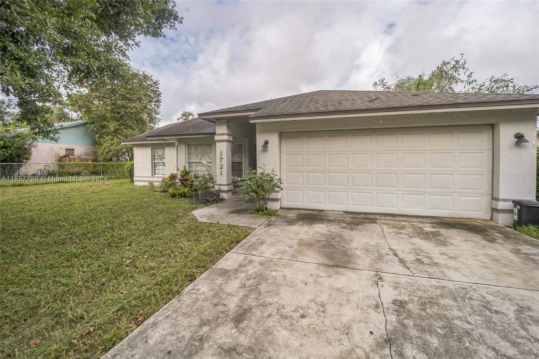 For Sale: $279,900 (3 beds, 2 baths, 1538 Square Feet)