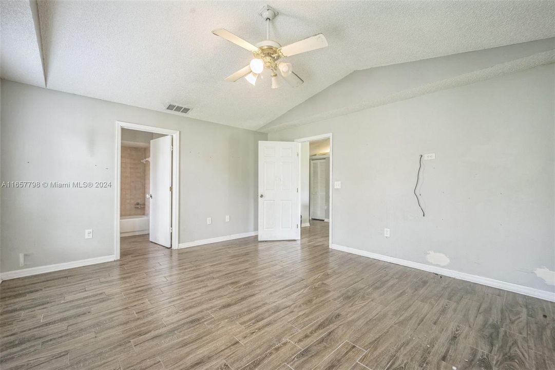 For Sale: $279,900 (3 beds, 2 baths, 1538 Square Feet)