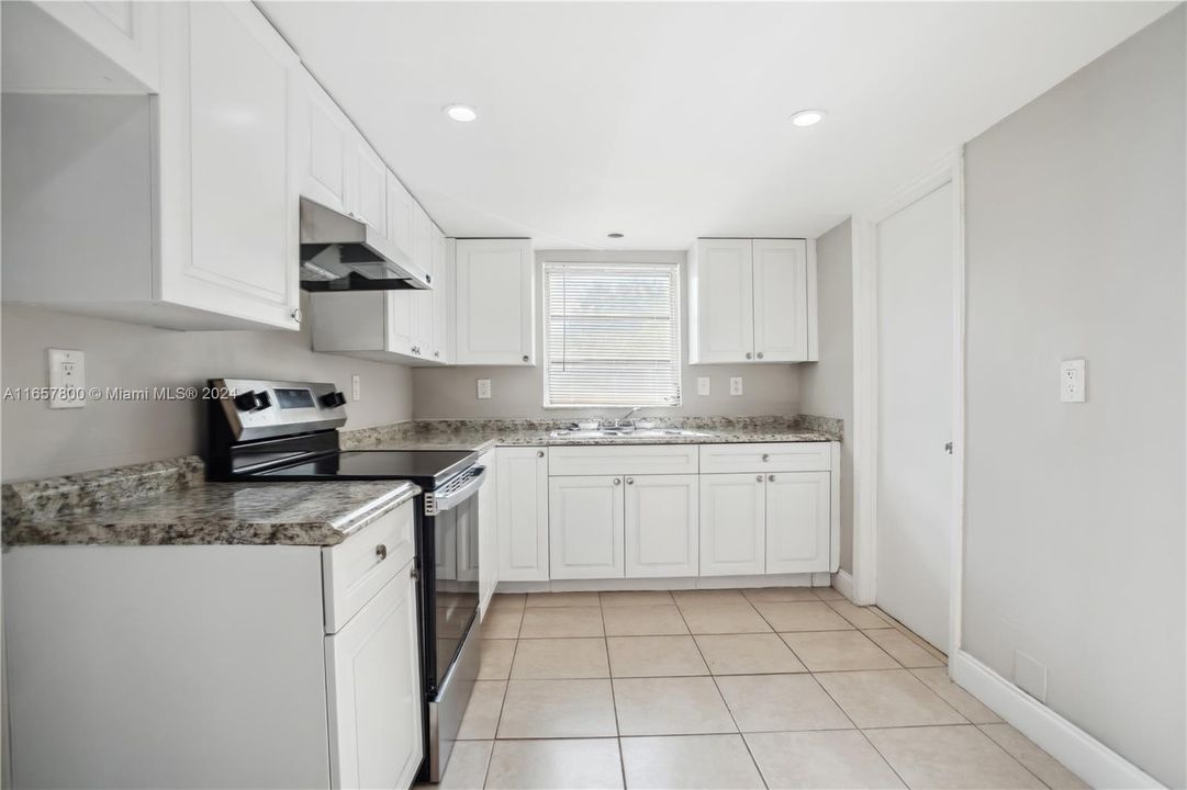 For Sale: $495,000 (3 beds, 2 baths, 1620 Square Feet)