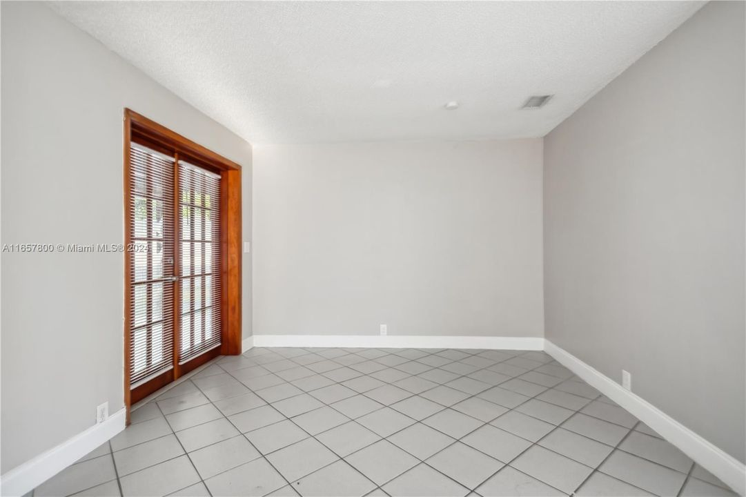 For Sale: $495,000 (3 beds, 2 baths, 1620 Square Feet)