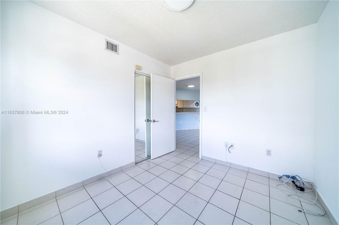 For Rent: $3,000 (2 beds, 2 baths, 710 Square Feet)