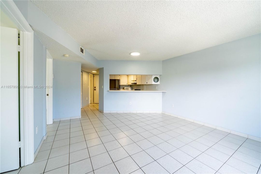 For Rent: $3,000 (2 beds, 2 baths, 710 Square Feet)