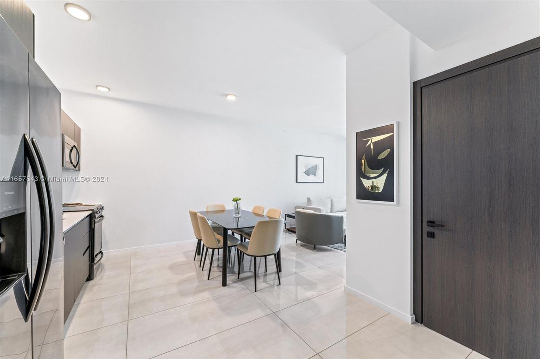 For Sale: $680,000 (1 beds, 1 baths, 626 Square Feet)