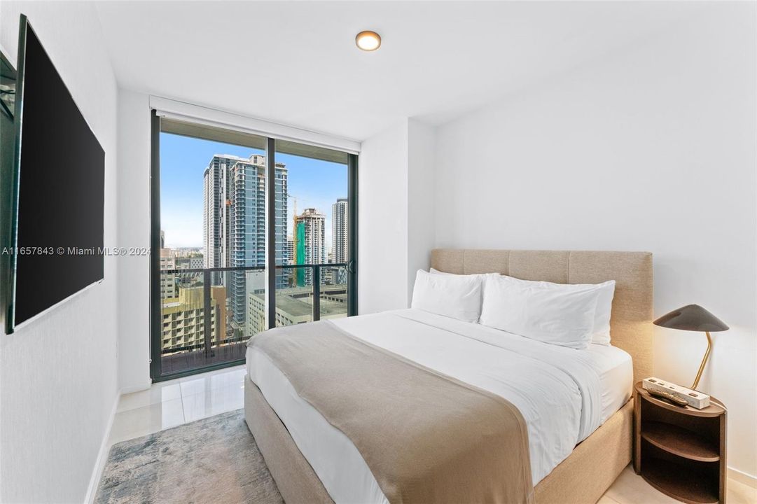 For Sale: $680,000 (1 beds, 1 baths, 626 Square Feet)