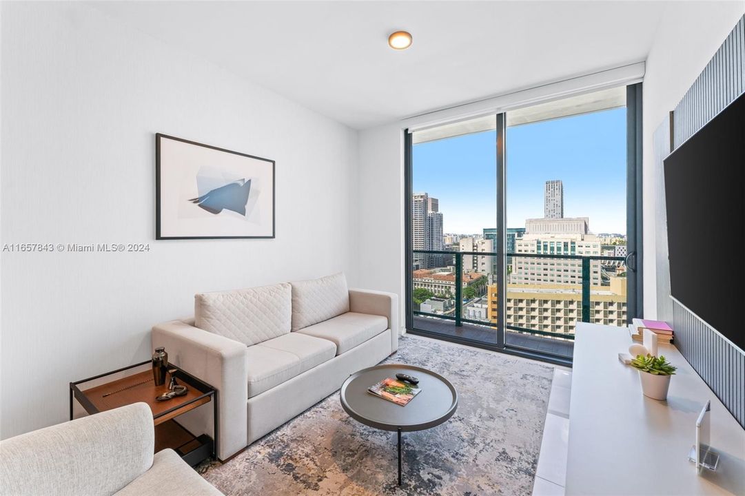 For Sale: $680,000 (1 beds, 1 baths, 626 Square Feet)