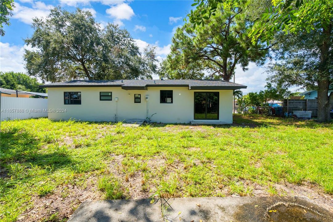 Active With Contract: $550,000 (3 beds, 2 baths, 1125 Square Feet)