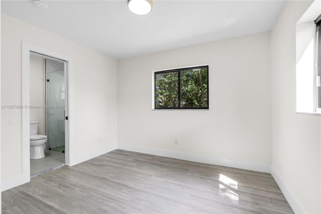 Active With Contract: $550,000 (3 beds, 2 baths, 1125 Square Feet)