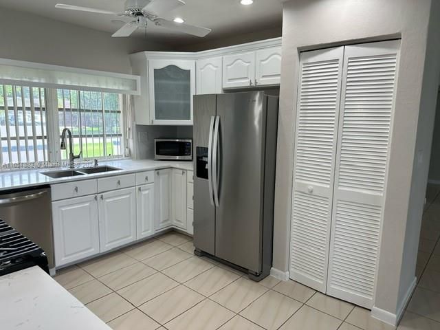 For Rent: $5,500 (4 beds, 3 baths, 2402 Square Feet)