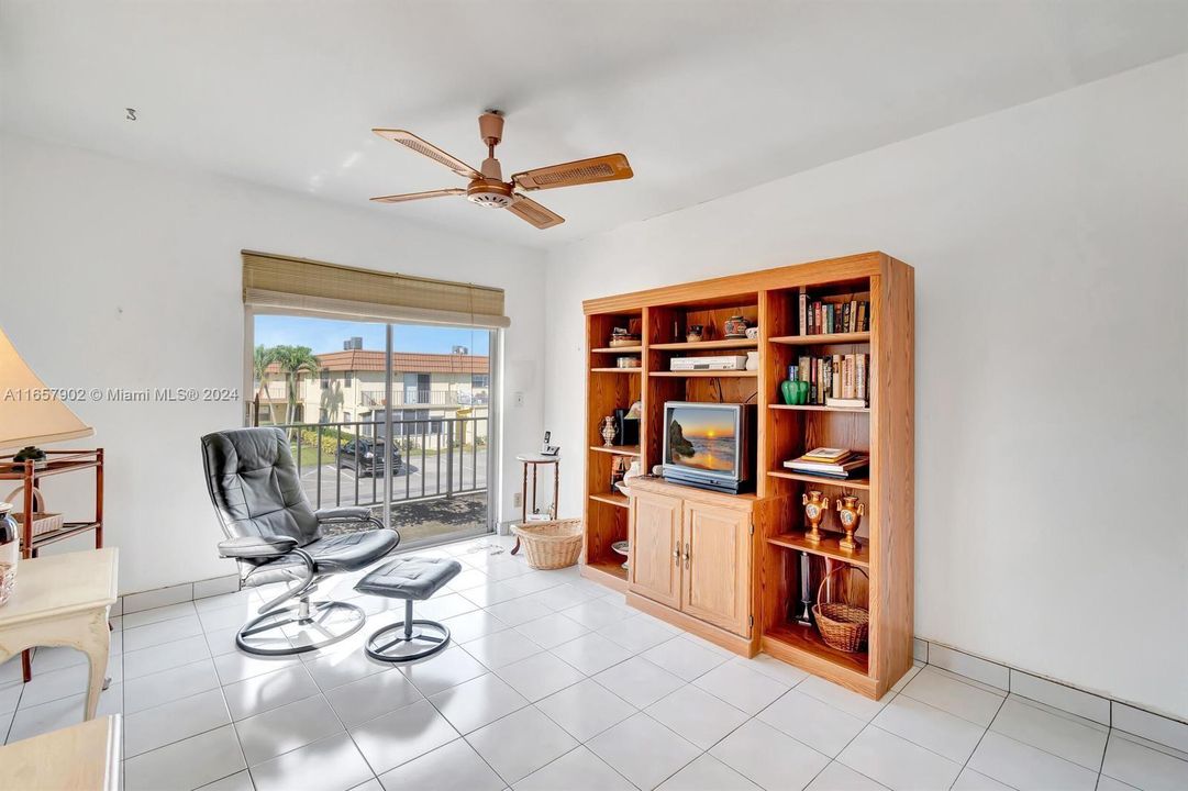 For Sale: $120,000 (2 beds, 2 baths, 880 Square Feet)