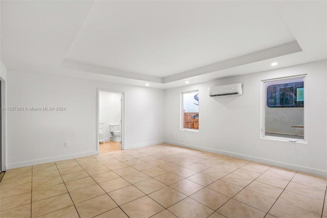 For Sale: $480,000 (3 beds, 2 baths, 762 Square Feet)