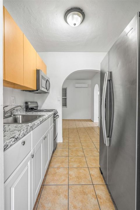 En Venta: $480,000 (3 camas, 2 baños, 762 Pies cuadrados)