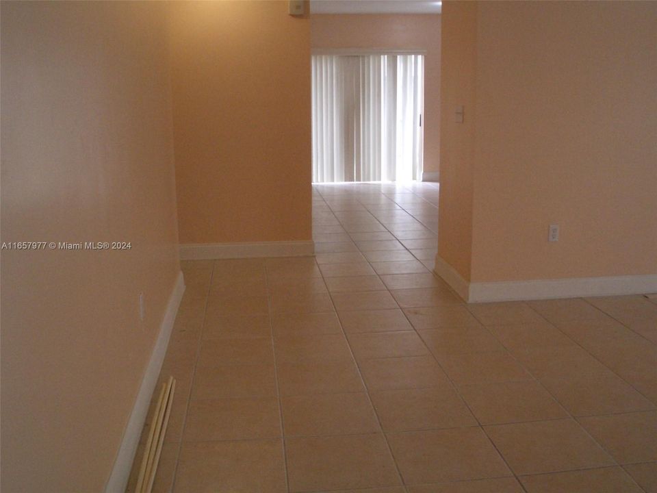 For Rent: $2,900 (3 beds, 2 baths, 1434 Square Feet)