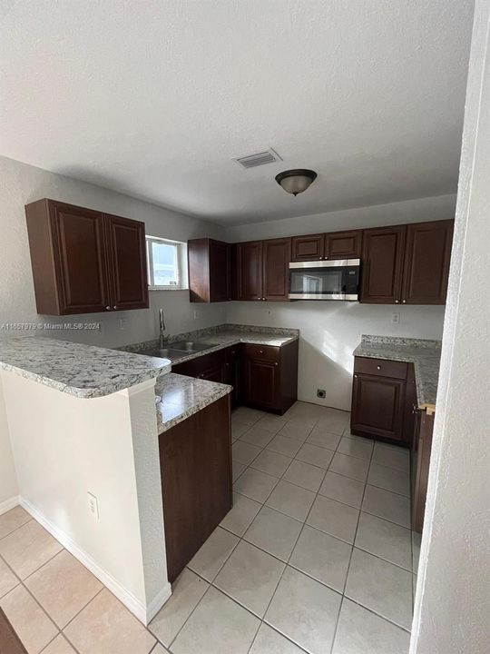 Active With Contract: $2,450 (3 beds, 2 baths, 1675 Square Feet)