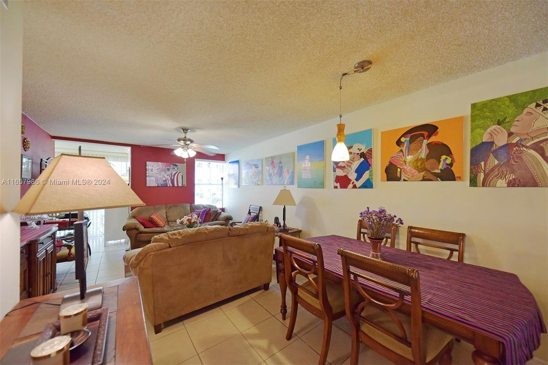 For Sale: $440,000 (2 beds, 1 baths, 767 Square Feet)