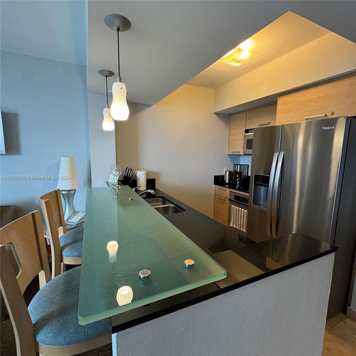 For Sale: $675,000 (1 beds, 1 baths, 688 Square Feet)