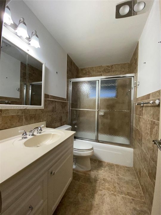 For Sale: $195,000 (2 beds, 2 baths, 1100 Square Feet)